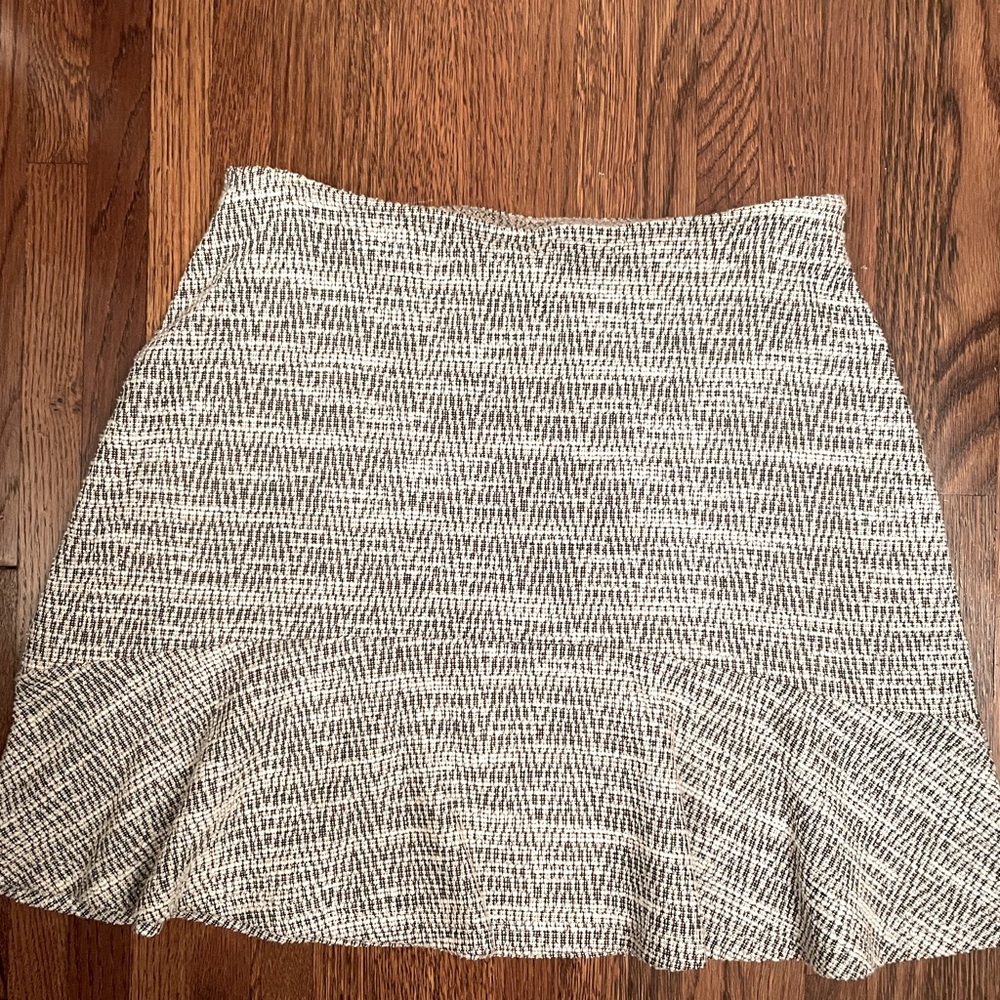 Loft 🖤🤍black and white  tweed skirt
